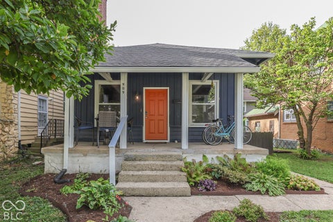 Photo of 909 E 42nd Street, Indianapolis, IN 46205 (MLS # 22129454)