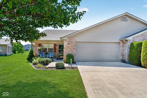 Photo of 1736 Magnolia Drive, Greenwood, IN 46143 (MLS # 22118357)