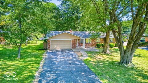 Photo of 220 Webb DR, Indianapolis, IN 46227 (MLS # 22106605)
