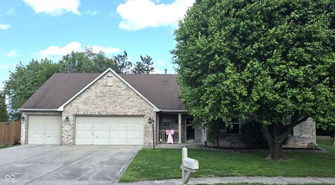 Photo of 5623 Cherry Birch Drive, Indianapolis, IN 46237 (MLS # 22100851)