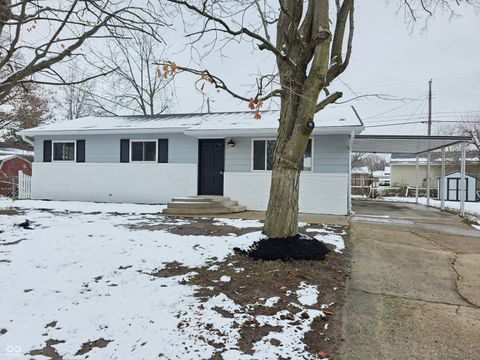 Photo of 48 Eastridge Drive, Greenwood, IN 46143 (MLS # 22076163)