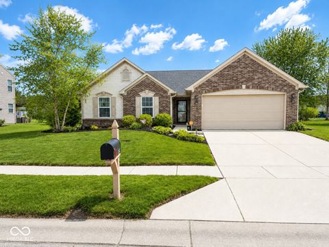 Photo of 1354 Turfway Drive, Avon, IN 46123 (MLS # 22103937)