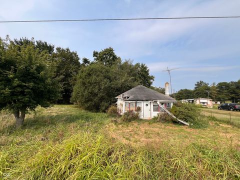 Photo of 7696 S County Road 1025 E, Crothersville, IN 47229 (MLS # 22061299)