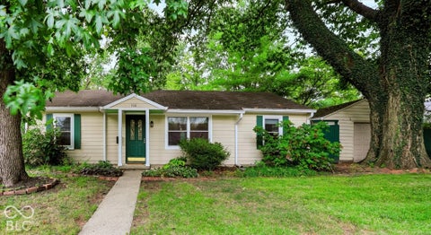 Photo of 530 Eagleview Court, Zionsville, IN 46077 (MLS # 22127767)