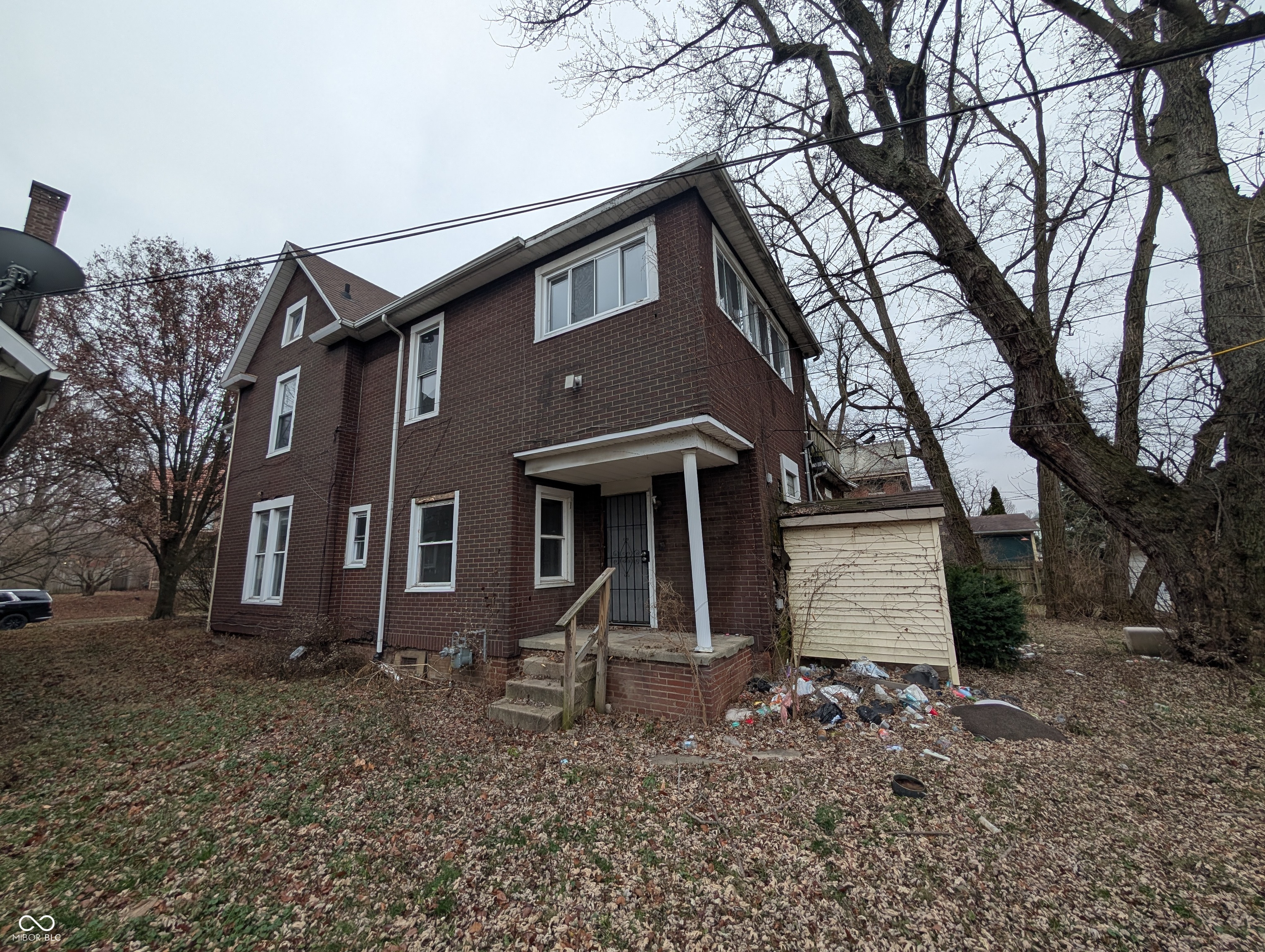 802 W Charles Street