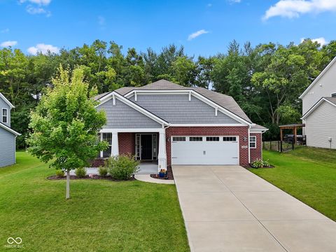 Photo of 5691 Grosbeak Drive, Greenwood, IN 46143 (MLS # 22109685)
