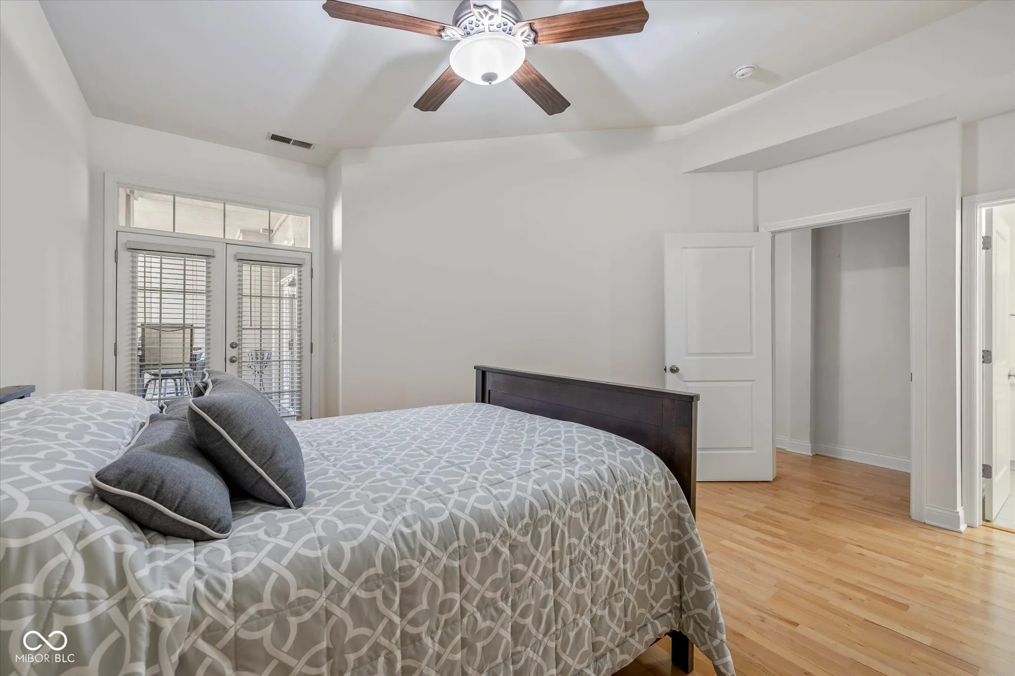 Indianapolis, Indiana 46204, United States, 2 Bedrooms Bedrooms, ,2 BathroomsBathrooms,Residential,Active,84228