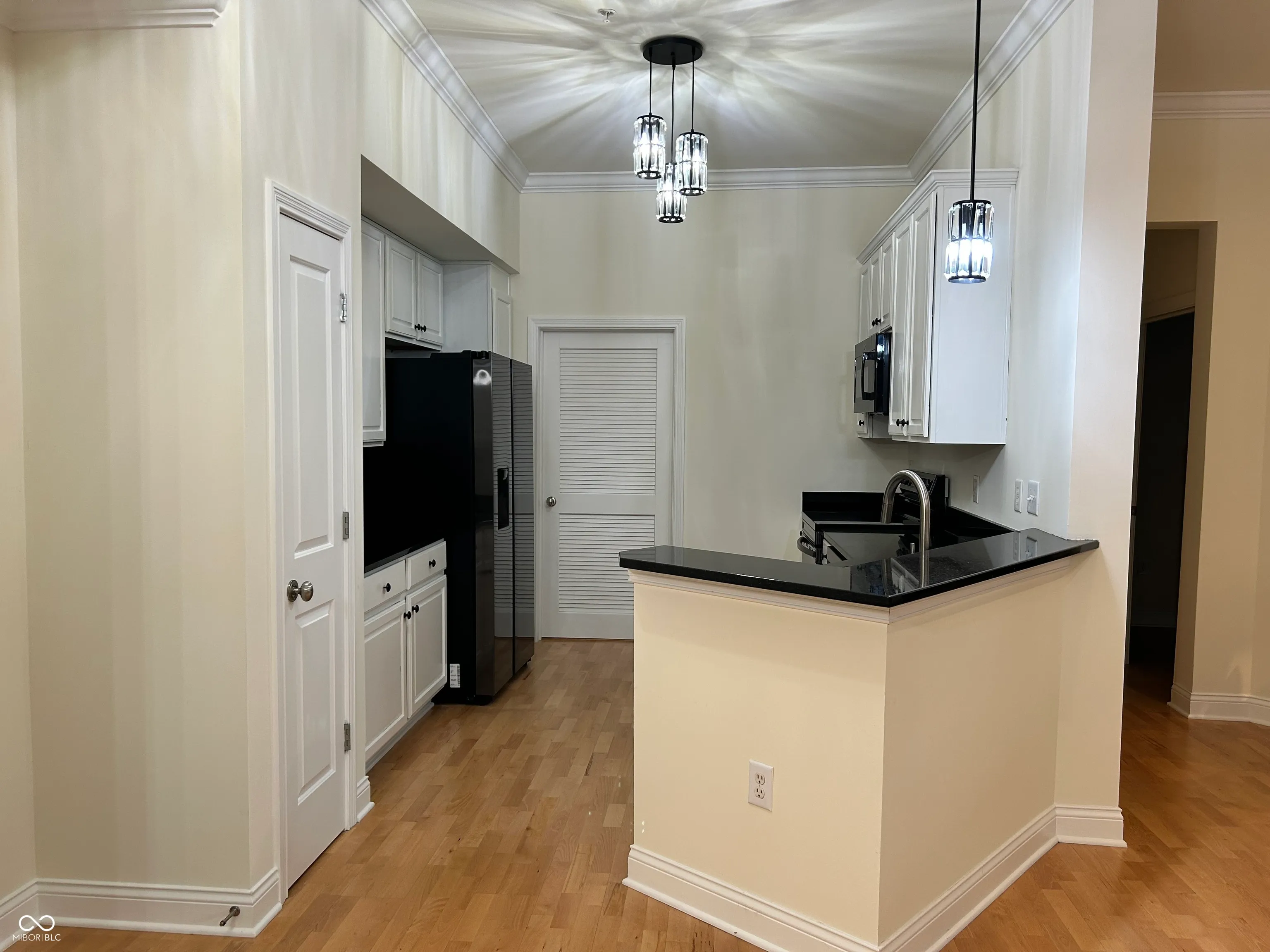 Indianapolis, Indiana 46204, United States, 2 Bedrooms Bedrooms, ,2 BathroomsBathrooms,Residential,Active,84228