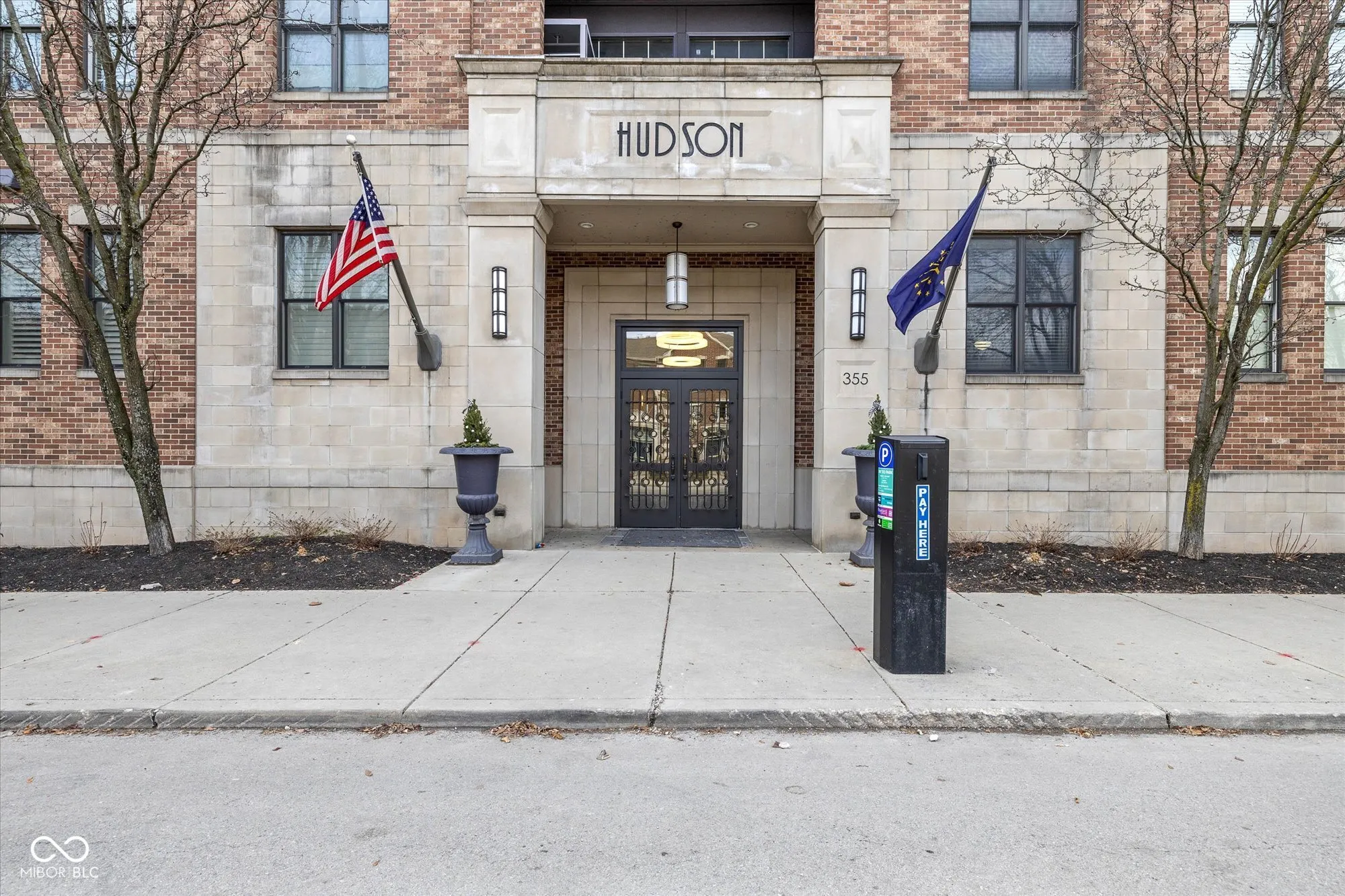 Indianapolis, Indiana 46204, United States, 2 Bedrooms Bedrooms, ,2 BathroomsBathrooms,Residential,Active,84228