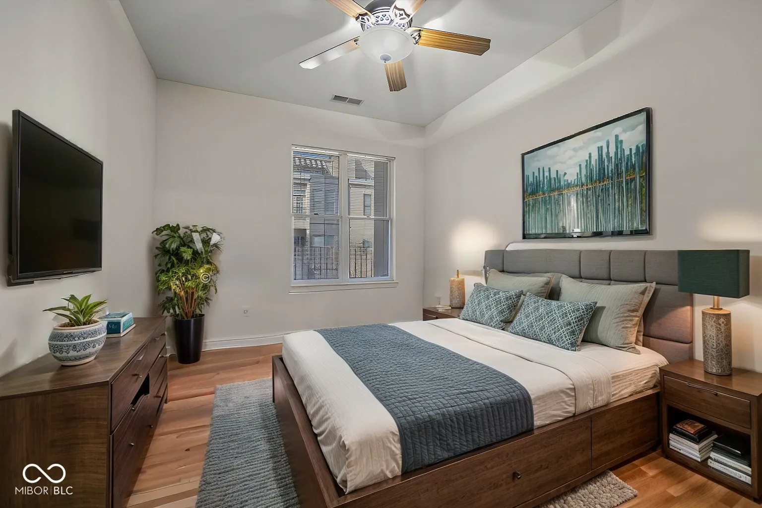 Indianapolis, Indiana 46204, United States, 2 Bedrooms Bedrooms, ,2 BathroomsBathrooms,Residential,Active,84228