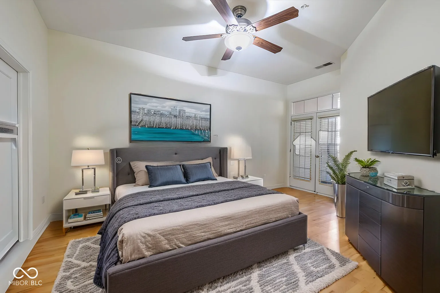 Indianapolis, Indiana 46204, United States, 2 Bedrooms Bedrooms, ,2 BathroomsBathrooms,Residential,Active,84228