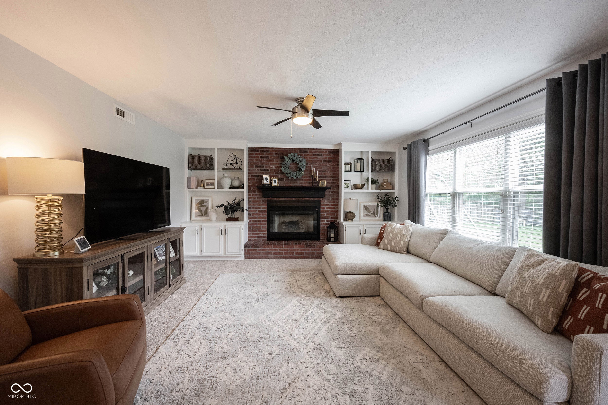 8569 Jagged Rock Court