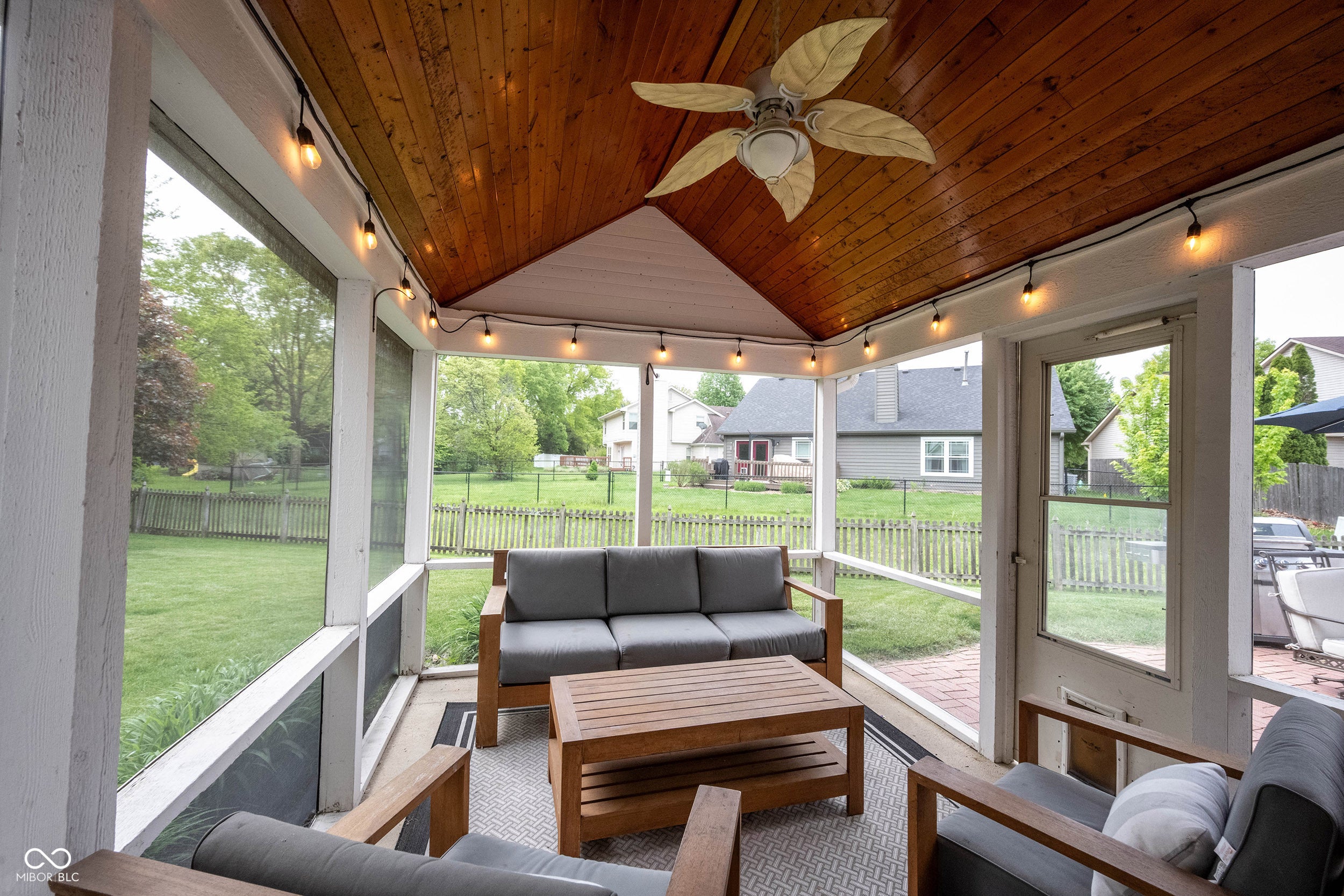 8569 Jagged Rock Court
