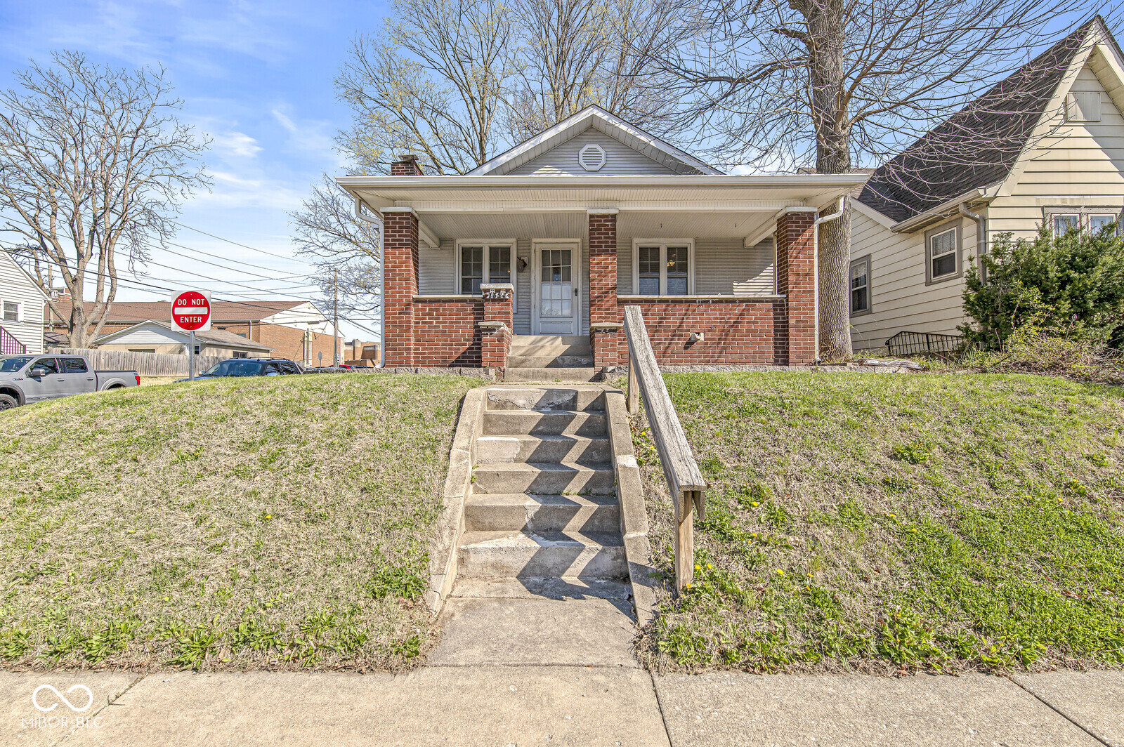 1526 Main Street