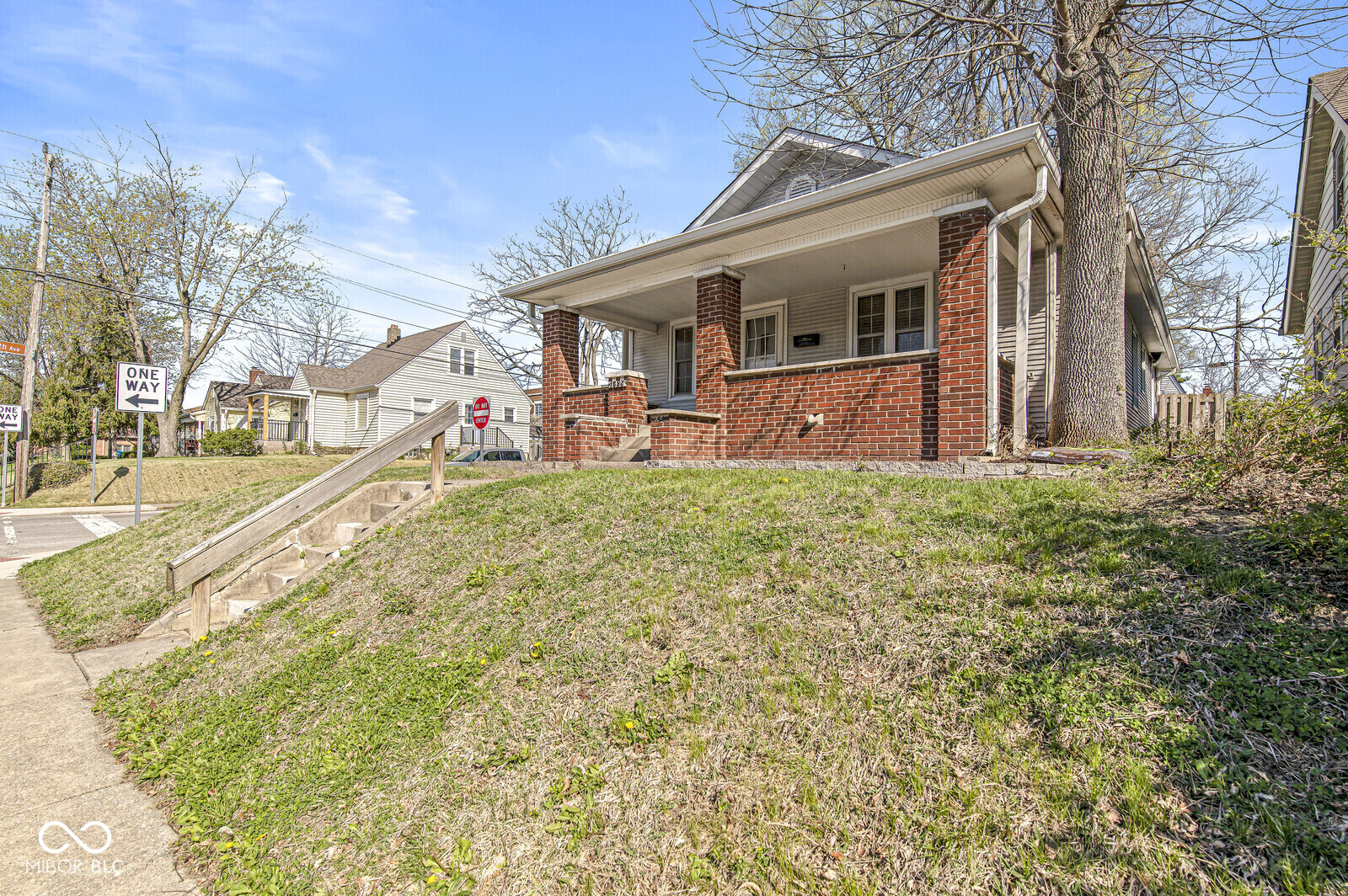 1526 Main Street