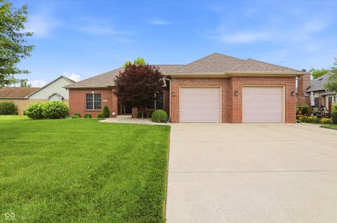Photo of 3724 Morningside Drive, Greenwood, IN 46143 (MLS # 22106182)