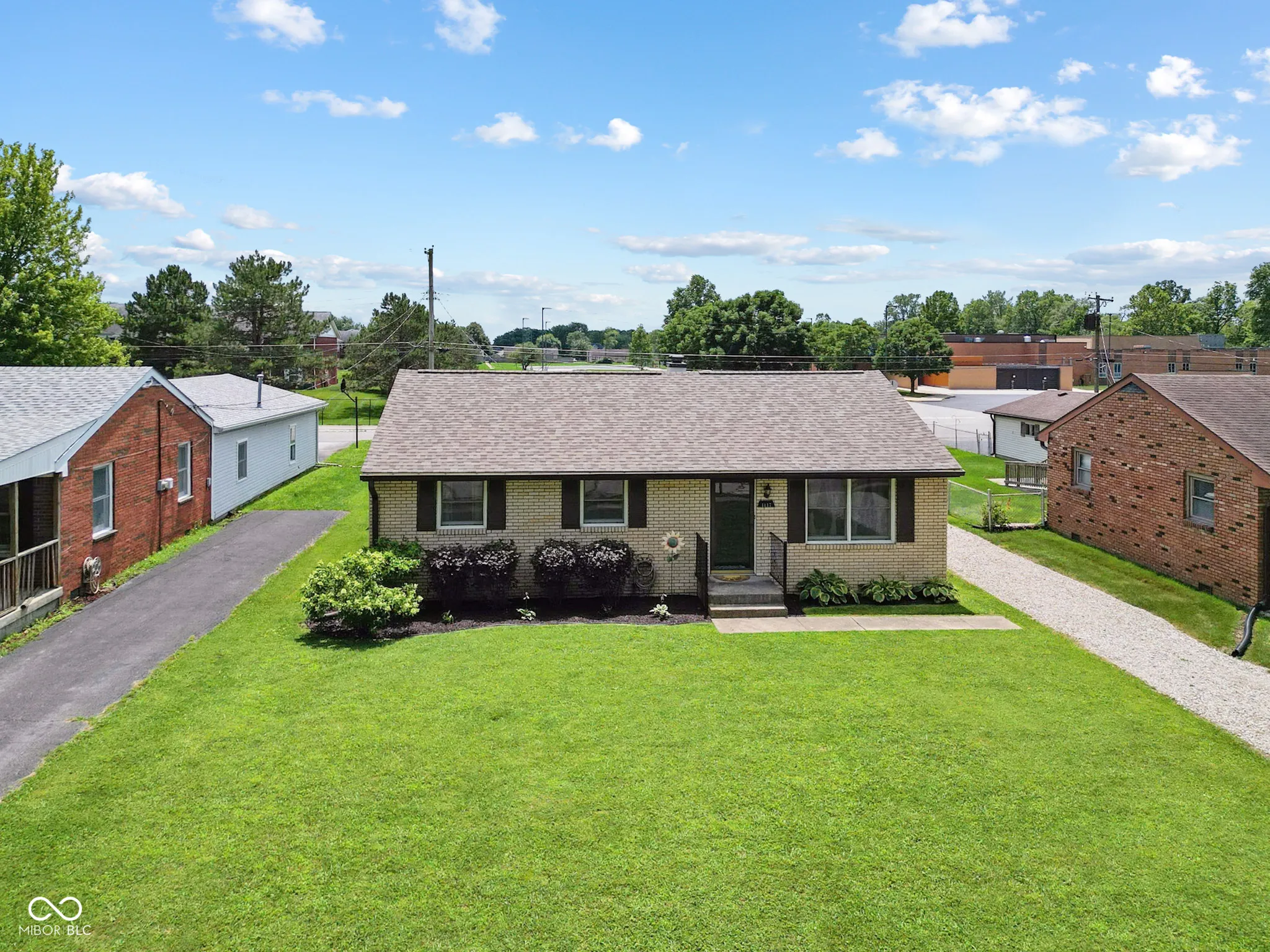 Shelbyville, Indiana 46176, United States, 3 Bedrooms Bedrooms, ,2 BathroomsBathrooms,Residential,Active,164664