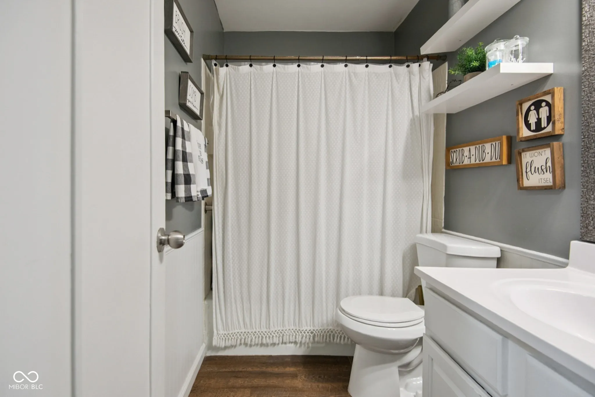 Shelbyville, Indiana 46176, United States, 3 Bedrooms Bedrooms, ,2 BathroomsBathrooms,Residential,Active,164664