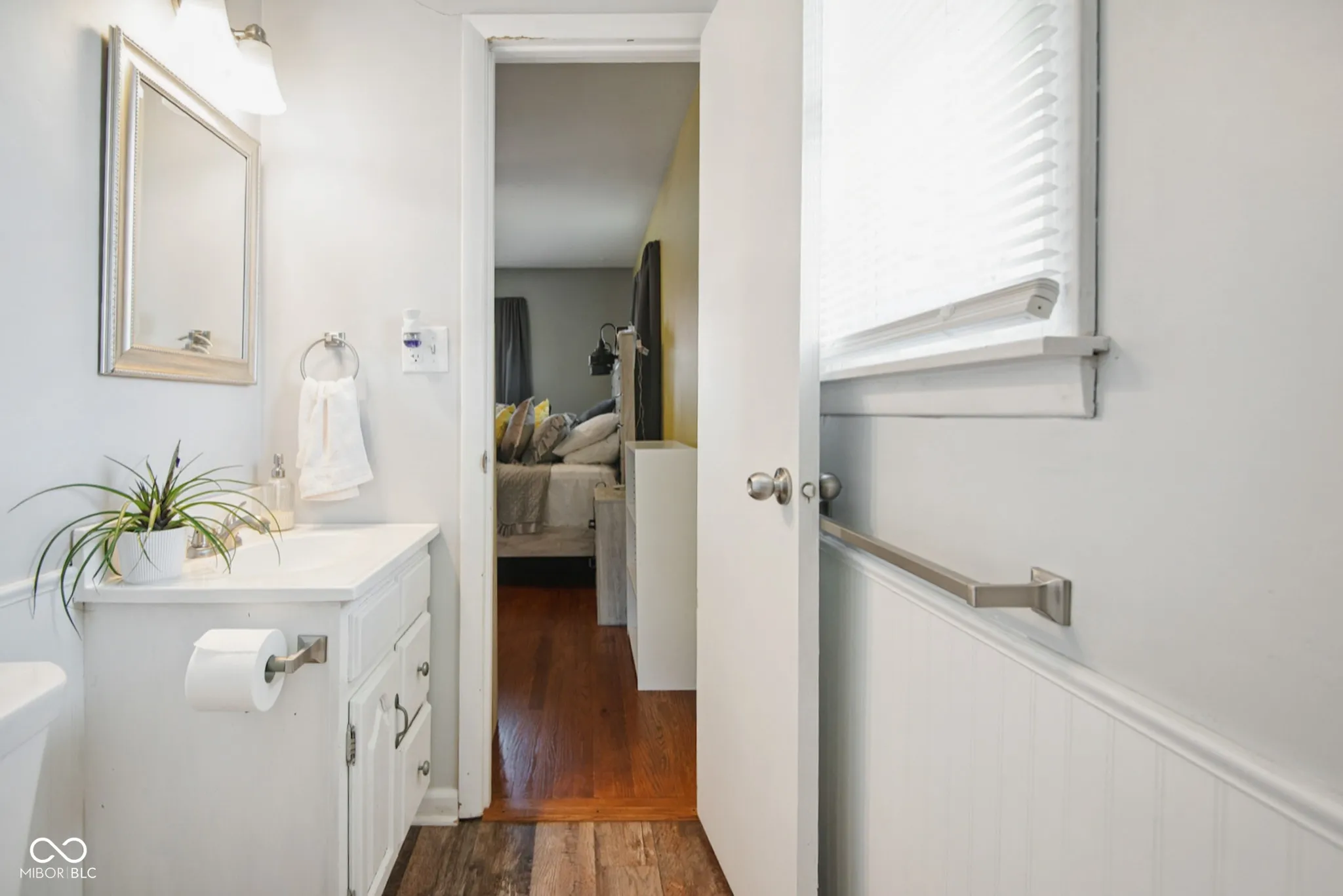 Shelbyville, Indiana 46176, United States, 3 Bedrooms Bedrooms, ,2 BathroomsBathrooms,Residential,Active,164664