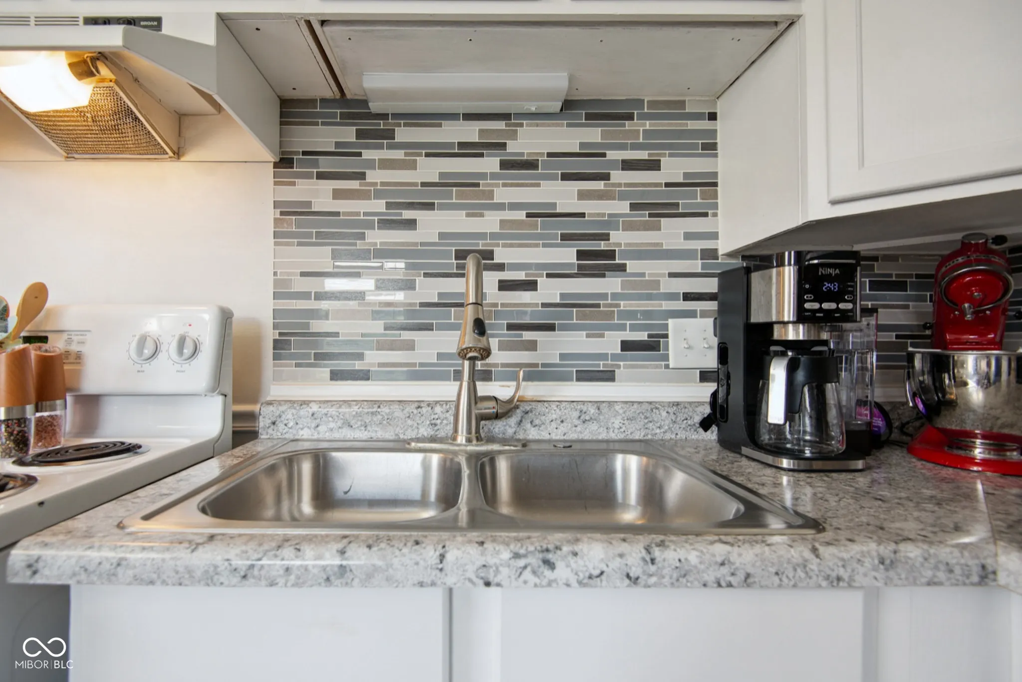 Shelbyville, Indiana 46176, United States, 3 Bedrooms Bedrooms, ,2 BathroomsBathrooms,Residential,Active,164664