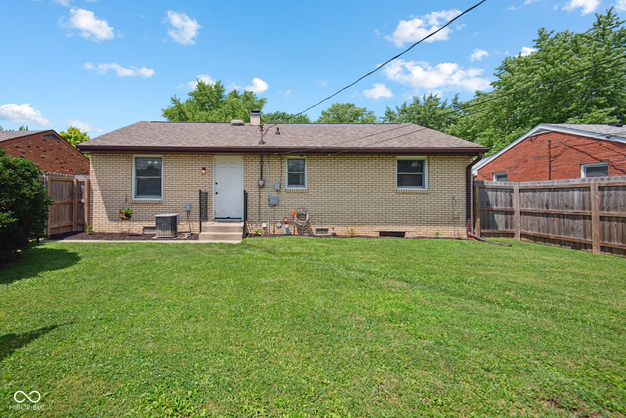 Shelbyville, Indiana 46176, United States, 3 Bedrooms Bedrooms, ,2 BathroomsBathrooms,Residential,Active,164664