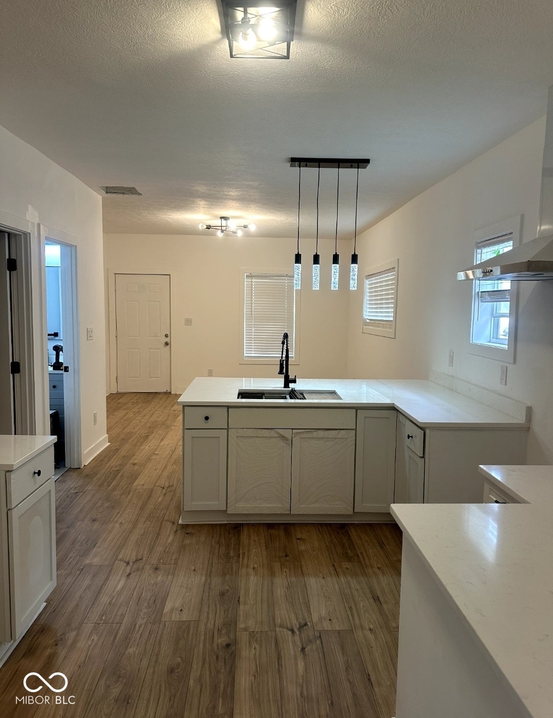 1445 W 34th Street
