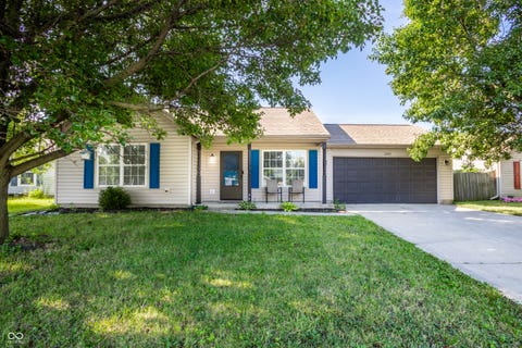 Photo of 2509 Bristlecone Drive, Indianapolis, IN 46217 (MLS # 22118622)