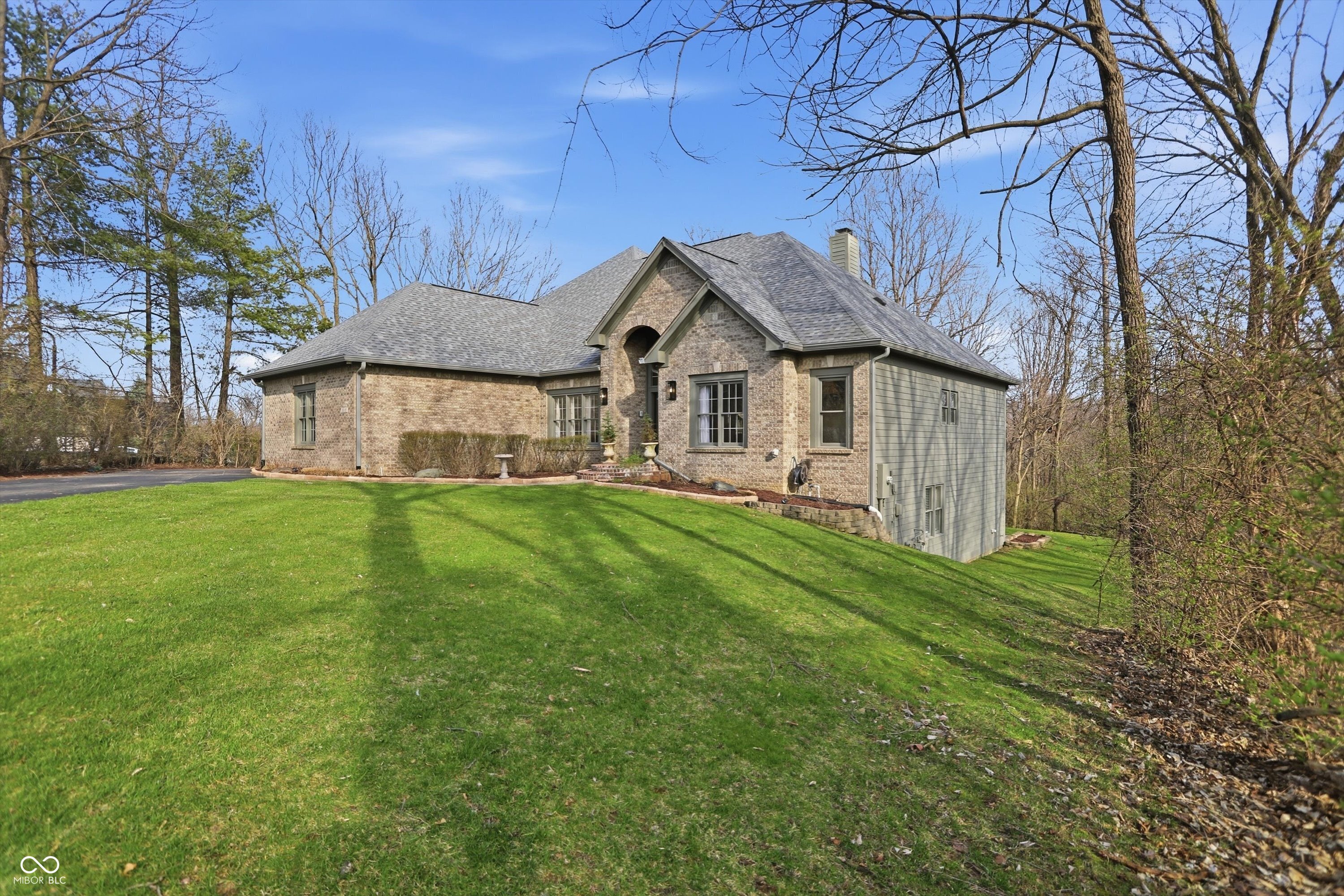 9010 Summer Estate Drive