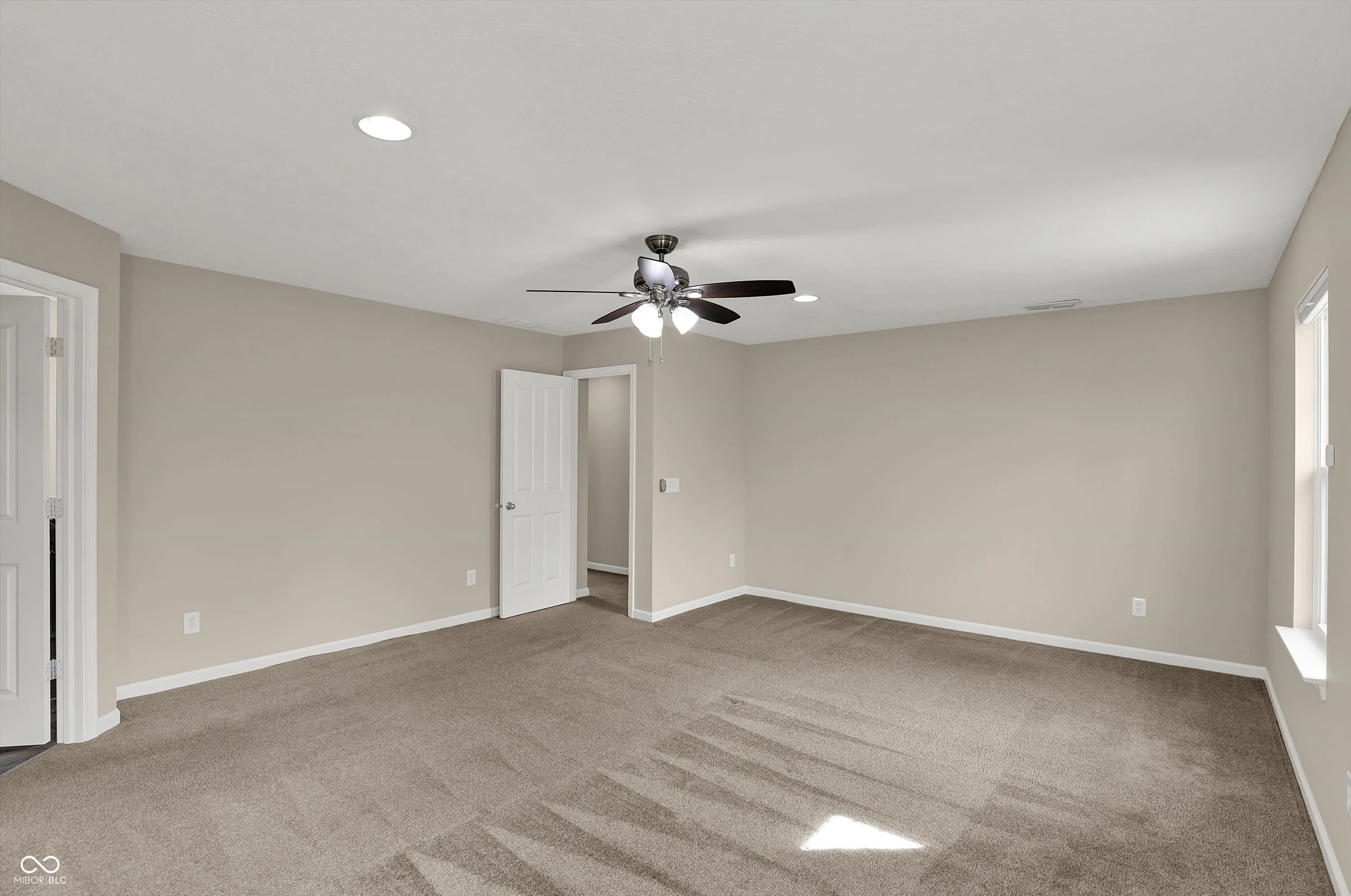 Fishers, Indiana 46037, United States, 6 Bedrooms Bedrooms, ,6 BathroomsBathrooms,Residential,Pending,112159