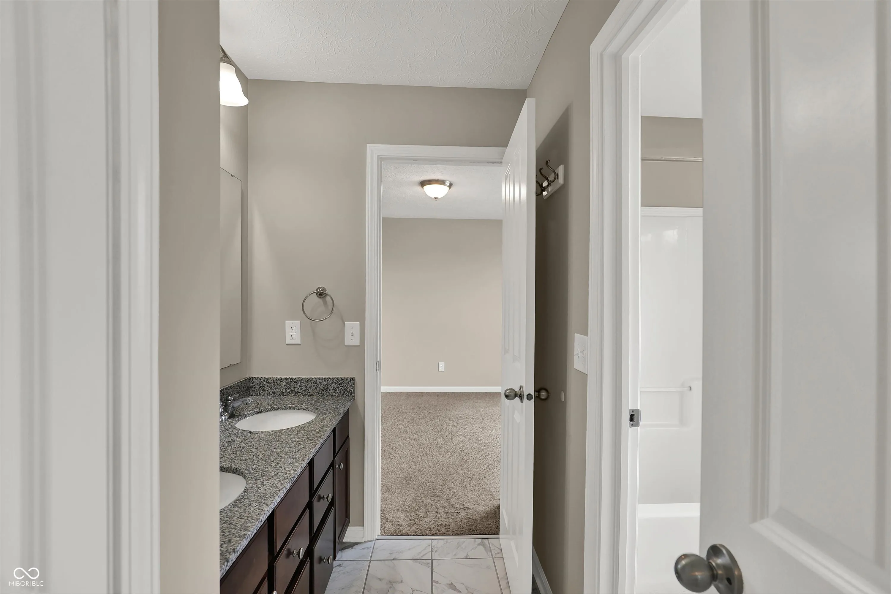 Fishers, Indiana 46037, United States, 6 Bedrooms Bedrooms, ,6 BathroomsBathrooms,Residential,Pending,112159