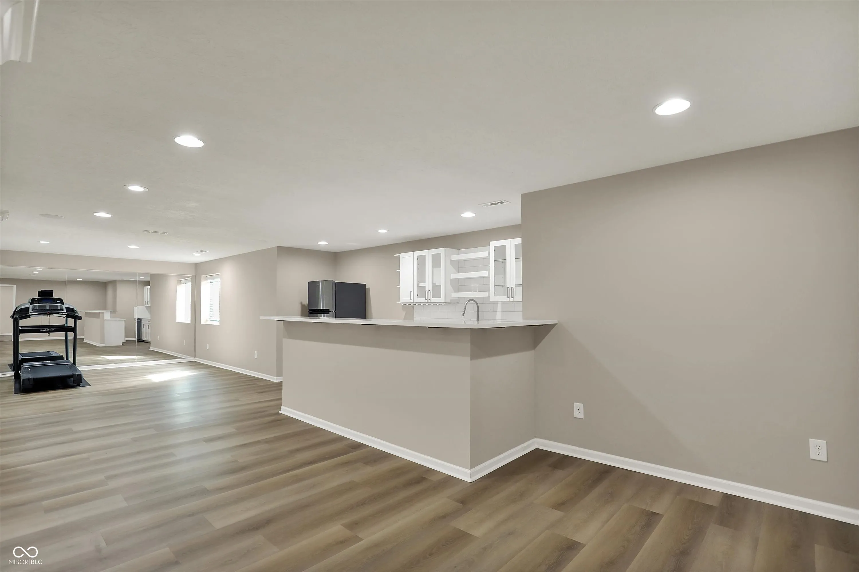 Fishers, Indiana 46037, United States, 6 Bedrooms Bedrooms, ,6 BathroomsBathrooms,Residential,Pending,112159