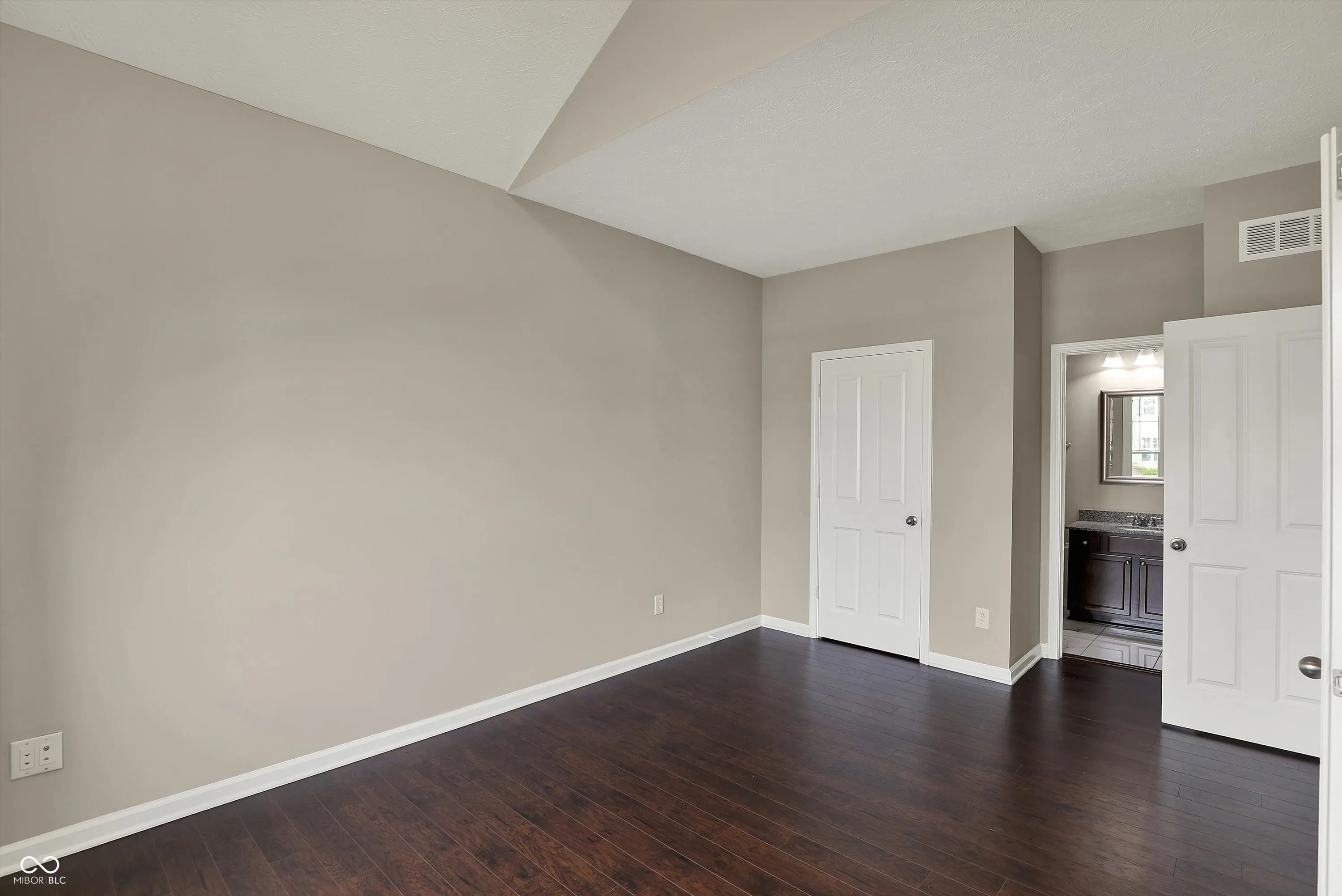 Fishers, Indiana 46037, United States, 6 Bedrooms Bedrooms, ,6 BathroomsBathrooms,Residential,Pending,112159