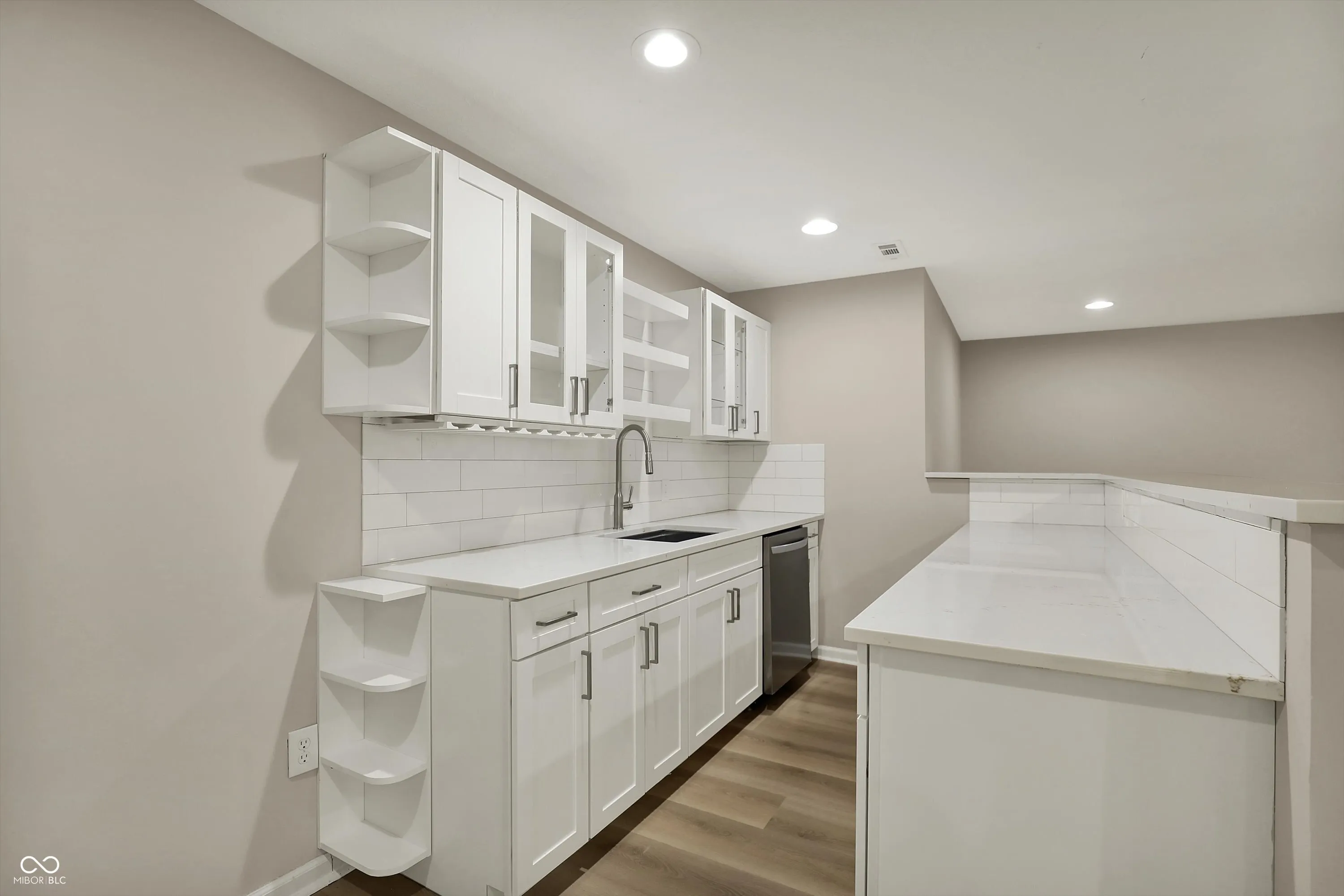 Fishers, Indiana 46037, United States, 6 Bedrooms Bedrooms, ,6 BathroomsBathrooms,Residential,Pending,112159