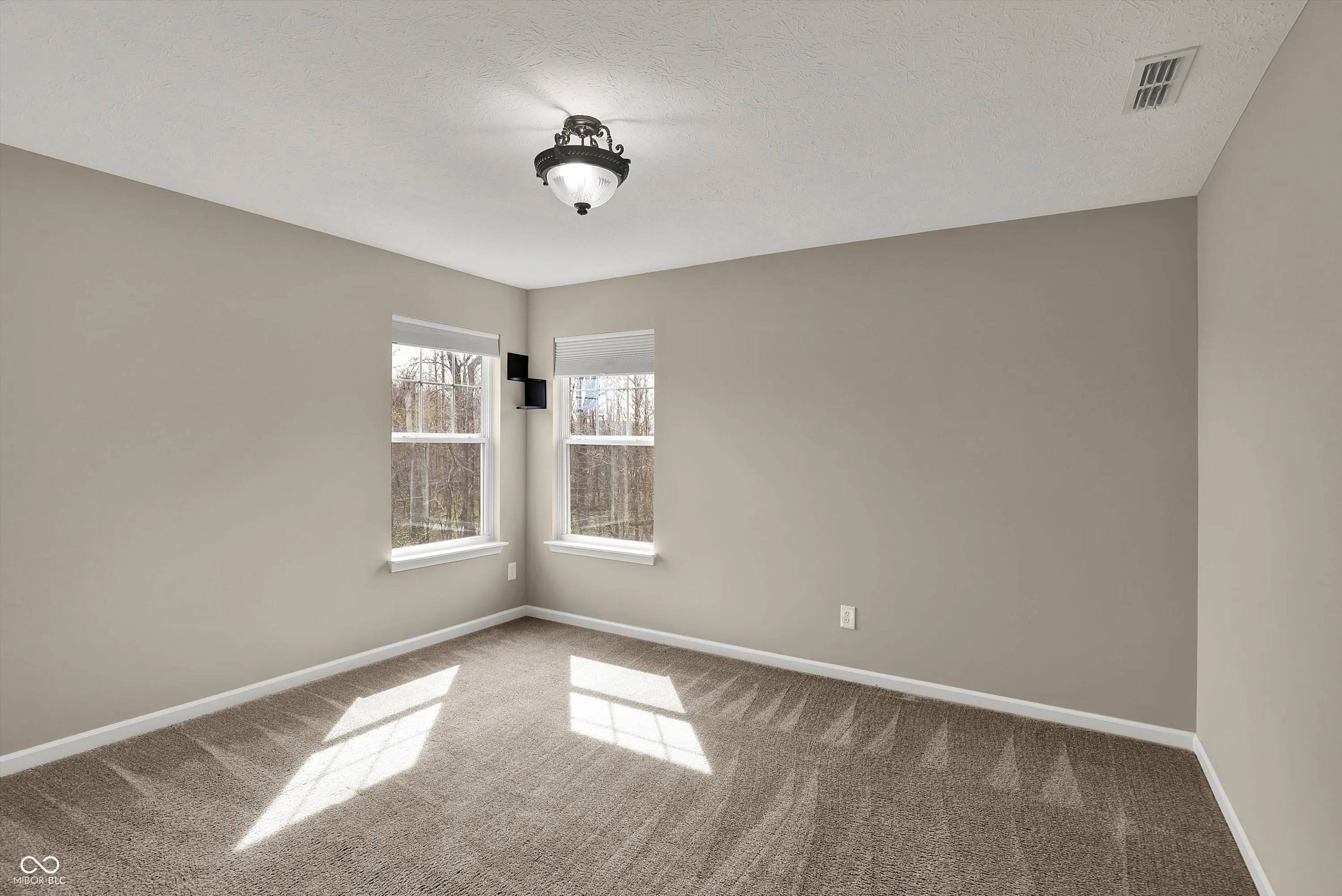 Fishers, Indiana 46037, United States, 6 Bedrooms Bedrooms, ,6 BathroomsBathrooms,Residential,Pending,112159