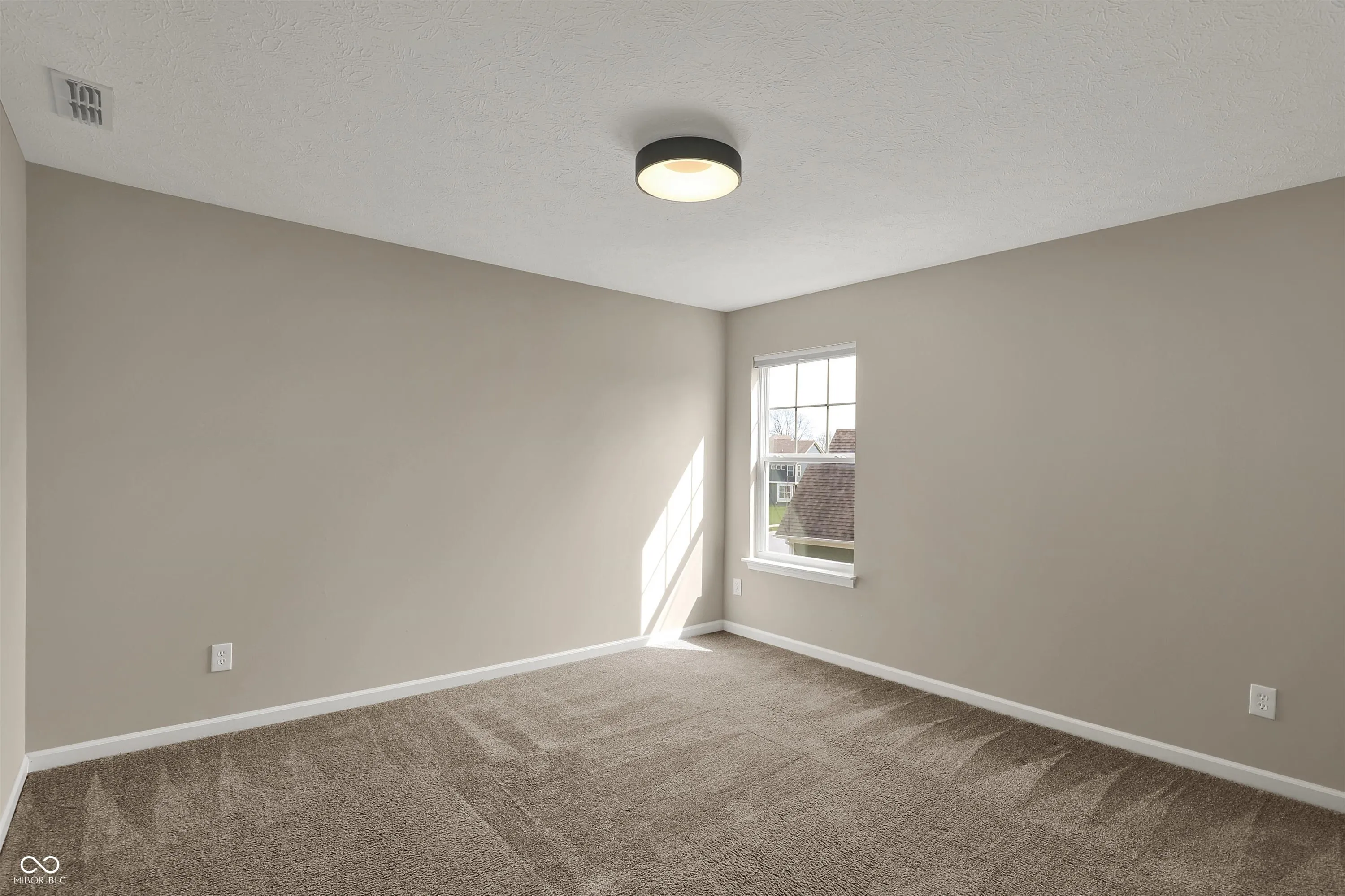 Fishers, Indiana 46037, United States, 6 Bedrooms Bedrooms, ,6 BathroomsBathrooms,Residential,Pending,112159