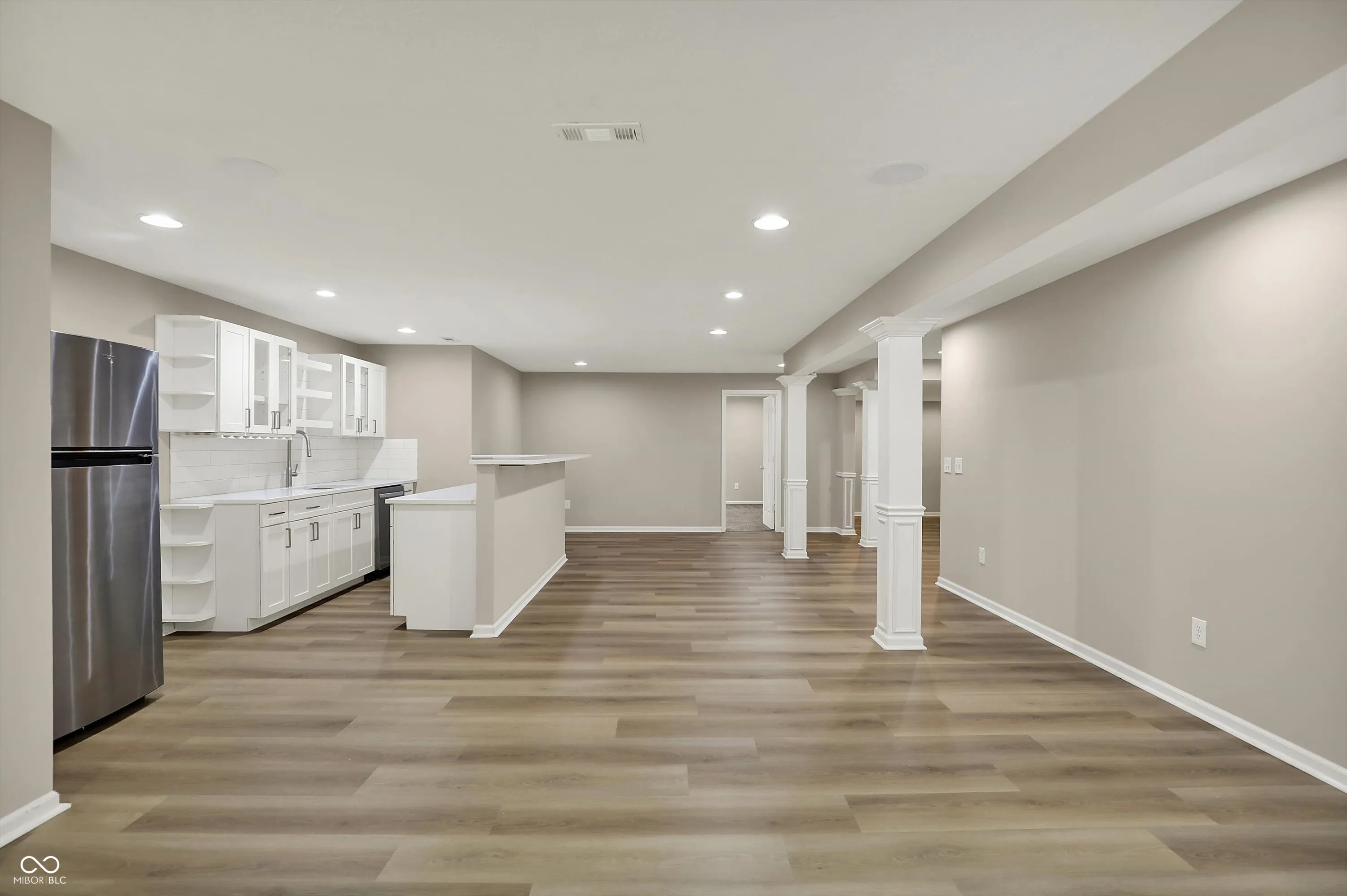 Fishers, Indiana 46037, United States, 6 Bedrooms Bedrooms, ,6 BathroomsBathrooms,Residential,Pending,112159