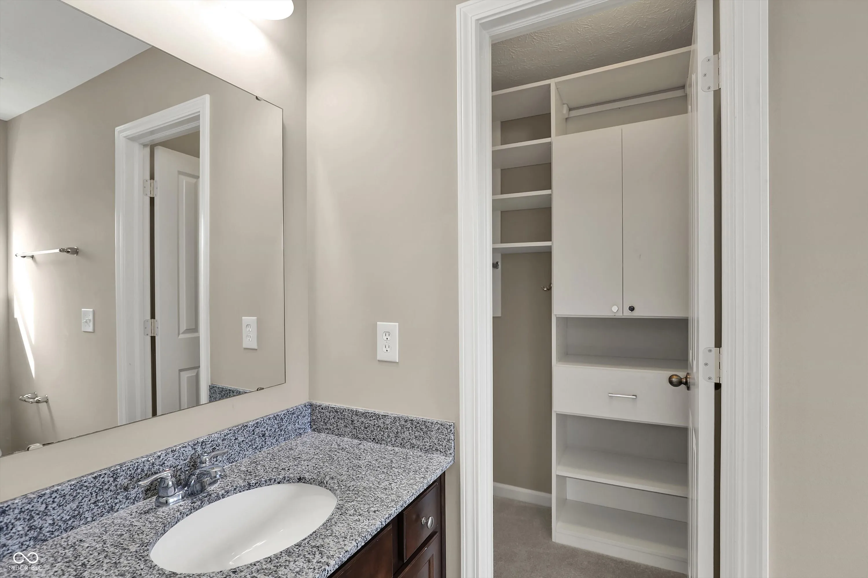 Fishers, Indiana 46037, United States, 6 Bedrooms Bedrooms, ,6 BathroomsBathrooms,Residential,Pending,112159