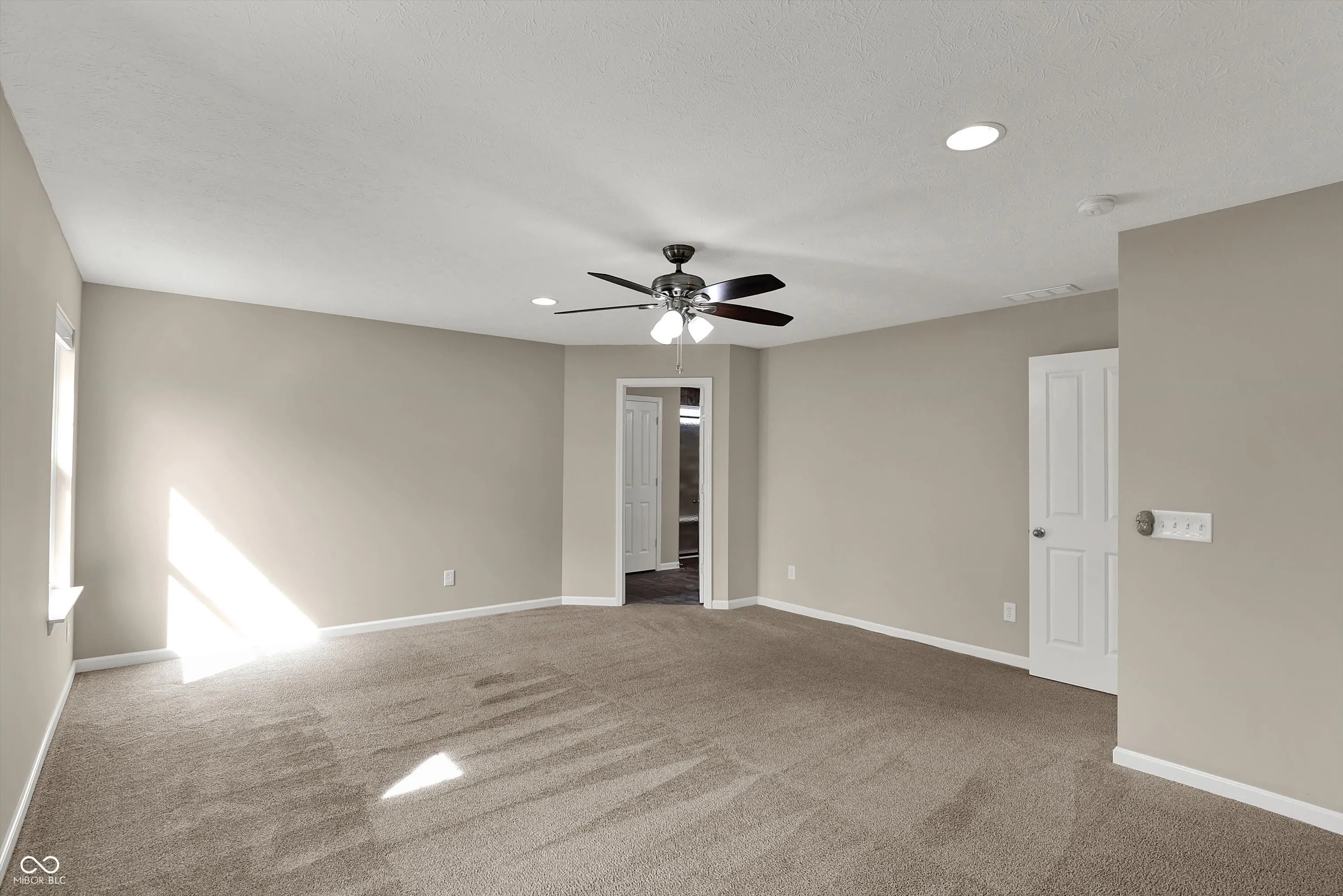 Fishers, Indiana 46037, United States, 6 Bedrooms Bedrooms, ,6 BathroomsBathrooms,Residential,Pending,112159