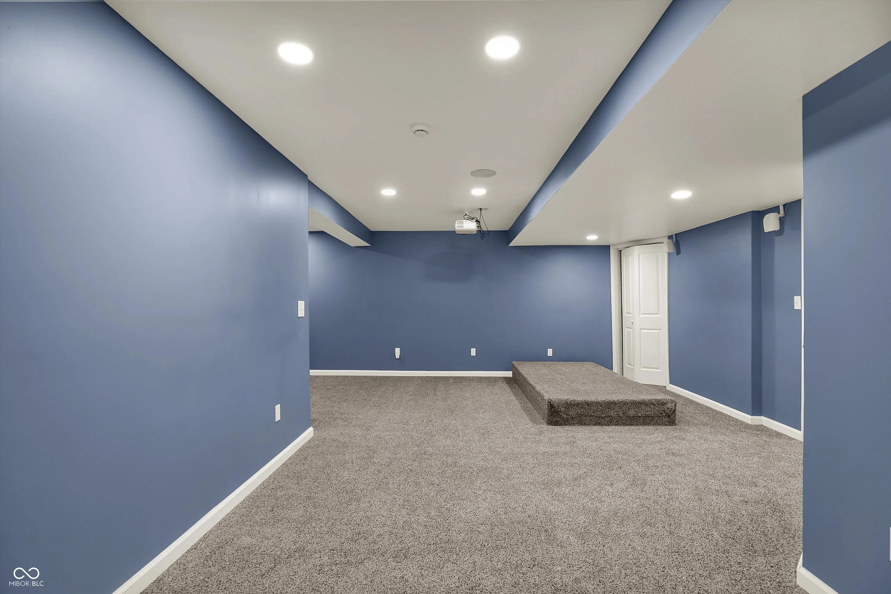 Fishers, Indiana 46037, United States, 6 Bedrooms Bedrooms, ,6 BathroomsBathrooms,Residential,Pending,112159