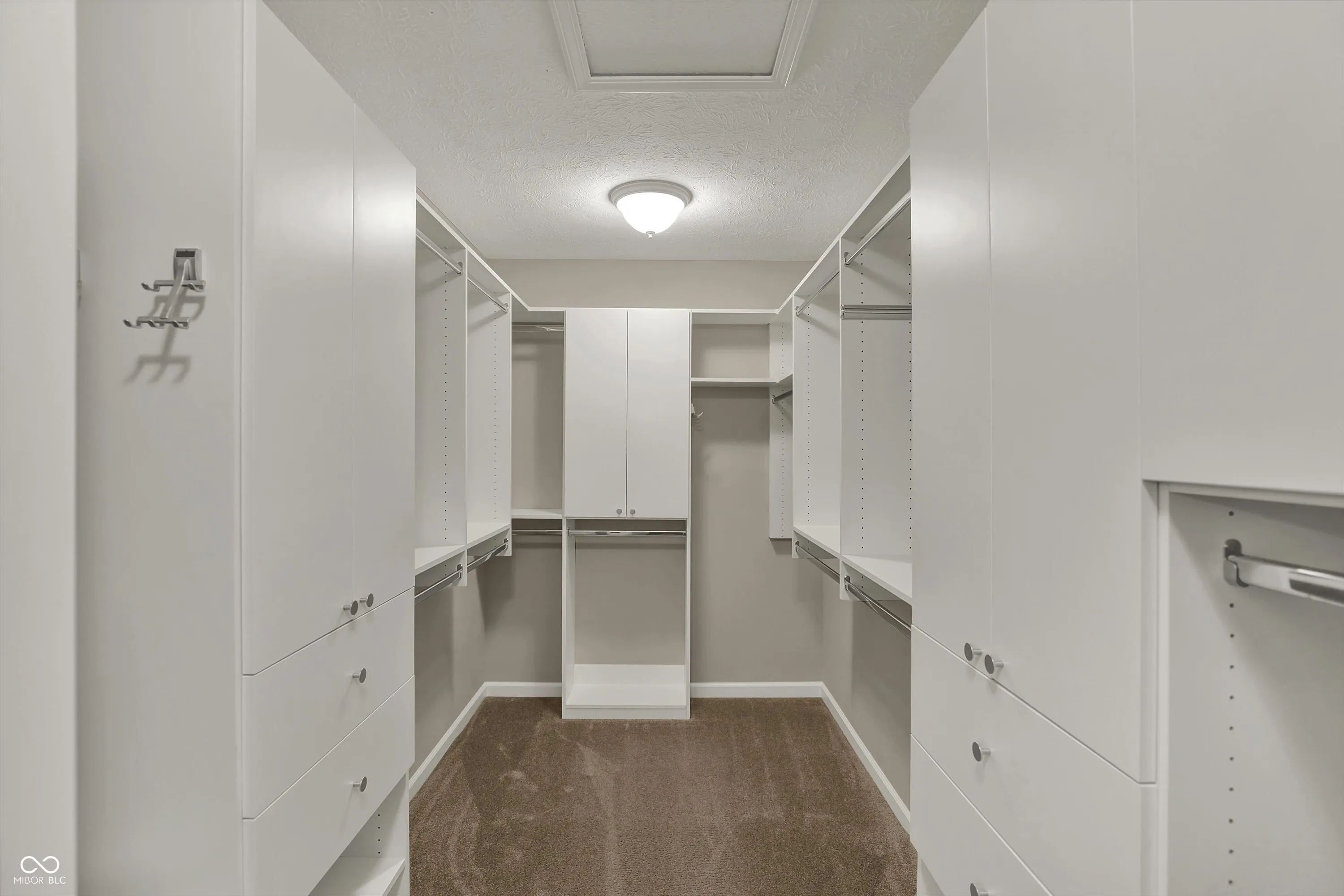 Fishers, Indiana 46037, United States, 6 Bedrooms Bedrooms, ,6 BathroomsBathrooms,Residential,Pending,112159