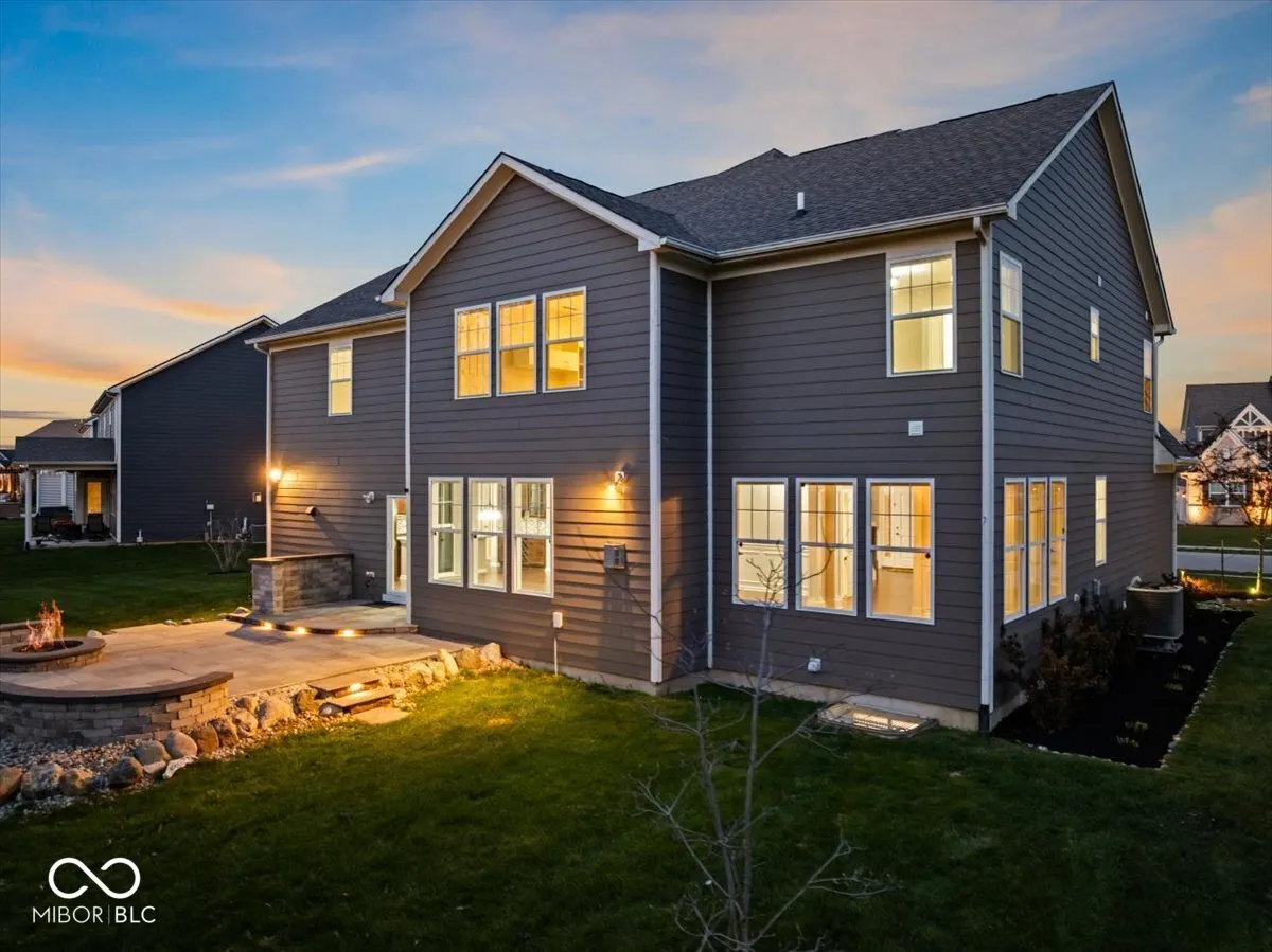 Fishers, Indiana 46037, United States, 6 Bedrooms Bedrooms, ,6 BathroomsBathrooms,Residential,Pending,112159