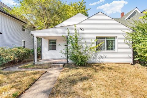Photo of 1610 Ringgold Avenue, Indianapolis, IN 46203 (MLS # 22063883)