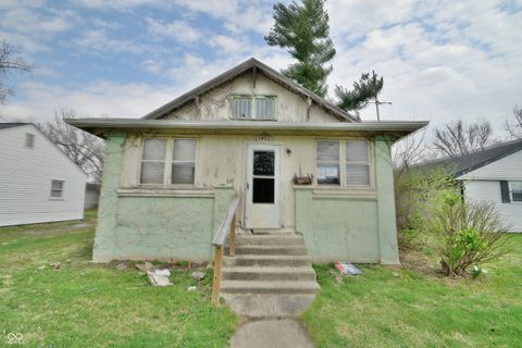 Photo of 1426 Dewey Street, Anderson, IN 46016 (MLS # 22092205)