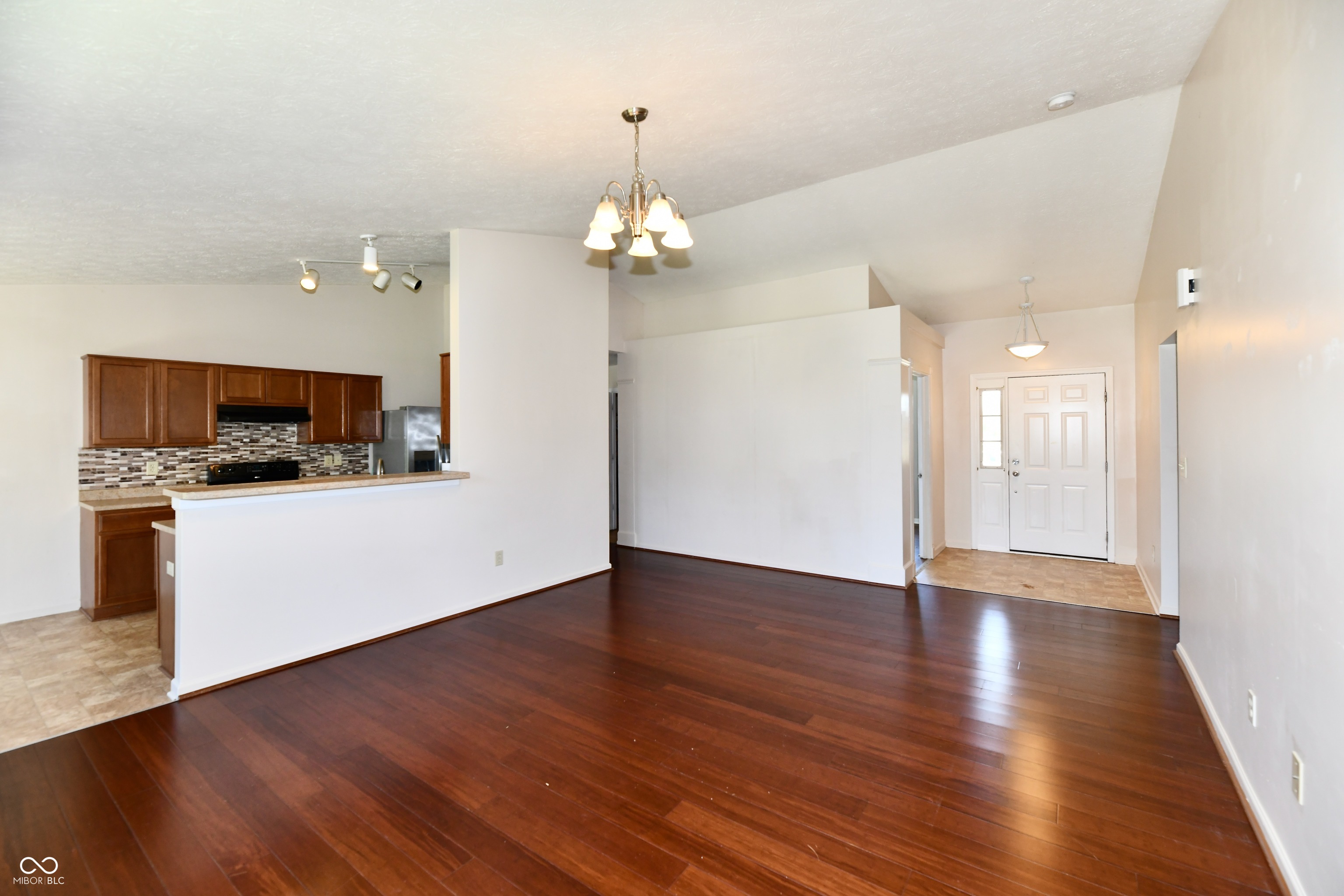 894 Rosewood Drive