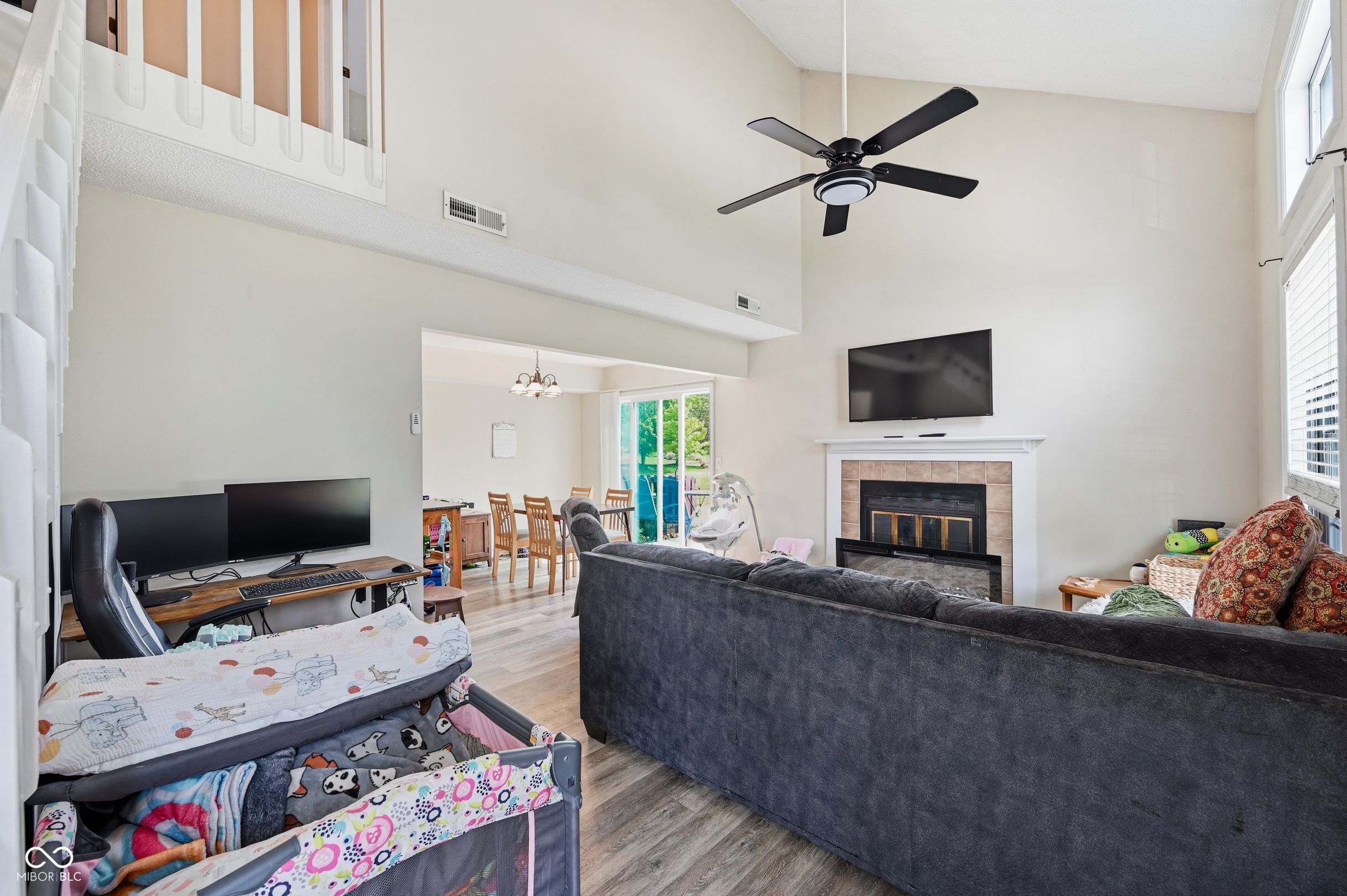 3606 N Lakeside Drive