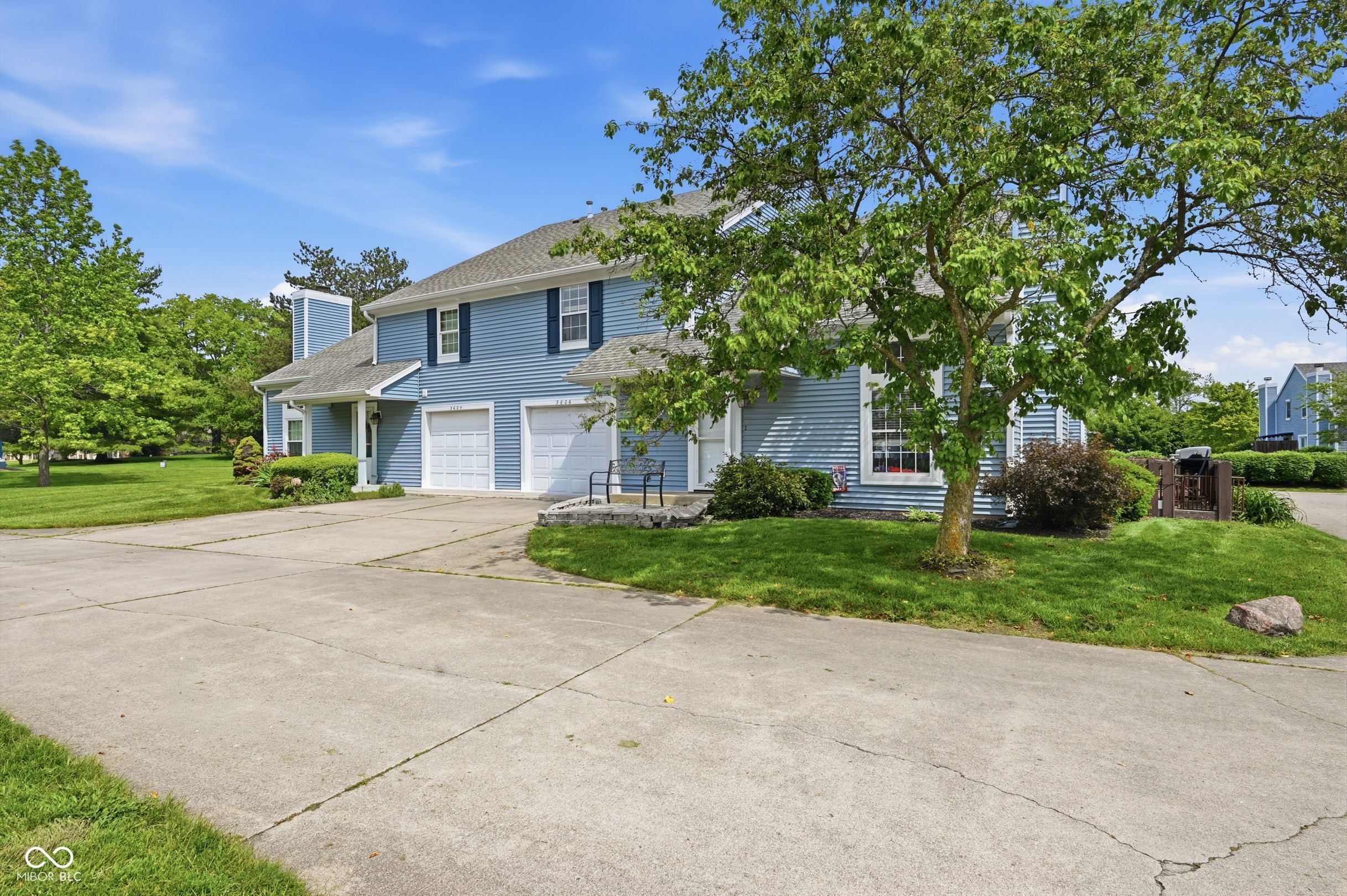 3606 N Lakeside Drive