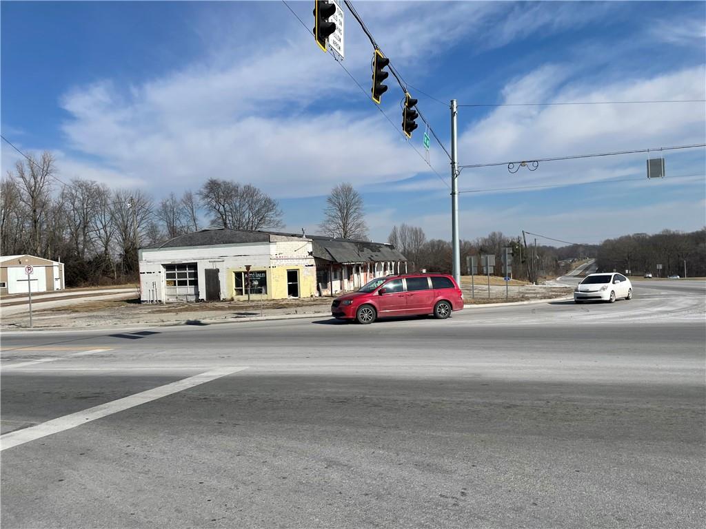 1651 E Us Highway 40