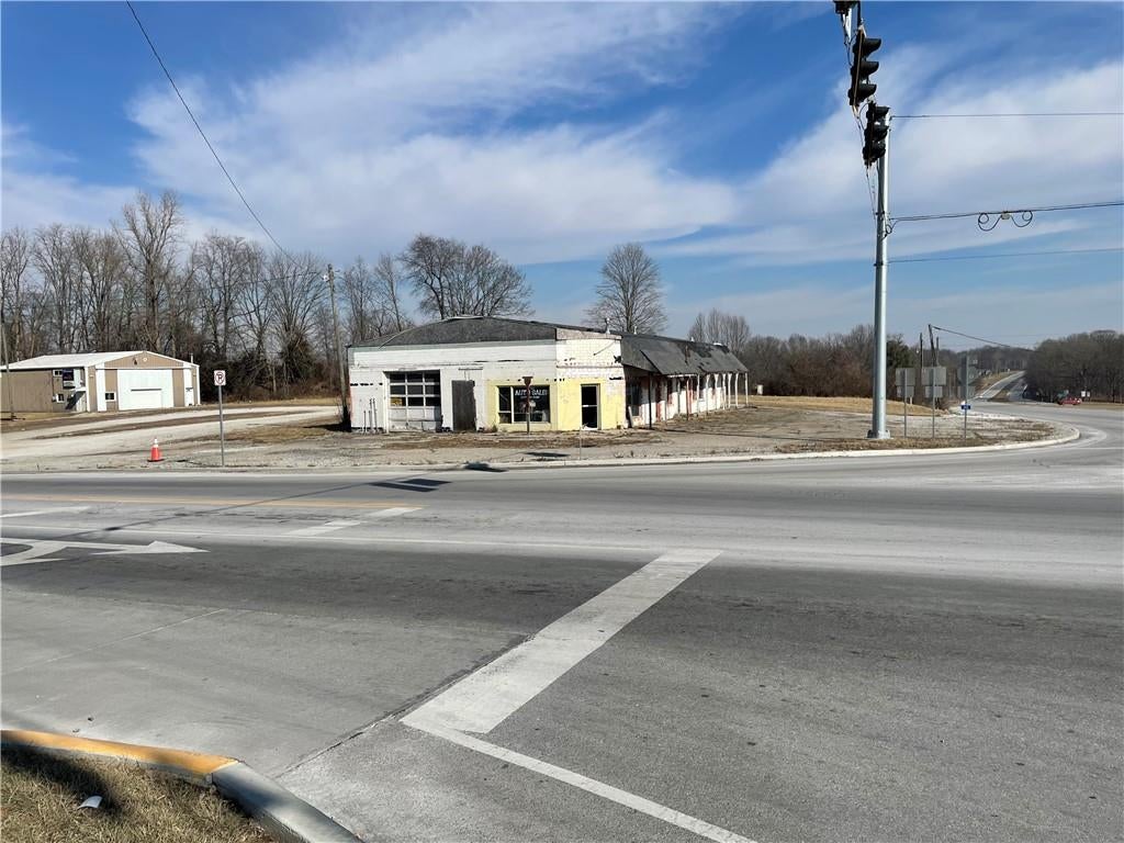 1651 E Us Highway 40
