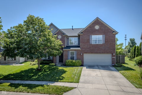 Photo of 5825 Courtyard Crescent, Indianapolis, IN 46234 (MLS # 22110018)
