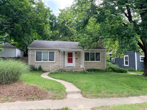 Photo of 812 S Grant Avenue, Crawfordsville, IN 47933 (MLS # 22018063)